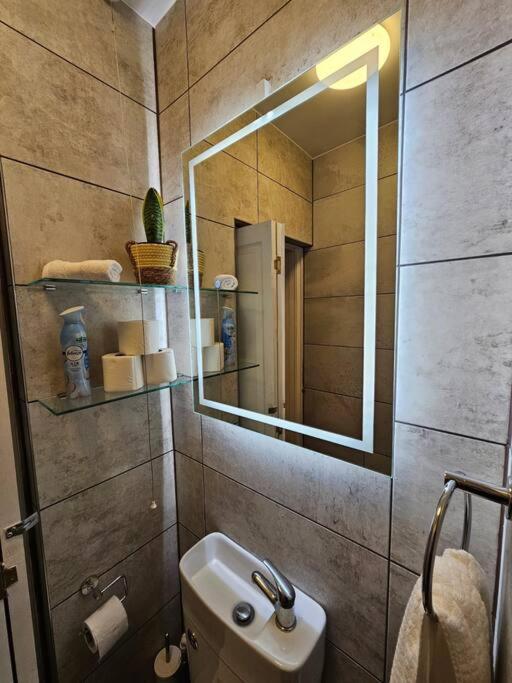 Fulham One Bedroom Flat 런던 외부 사진